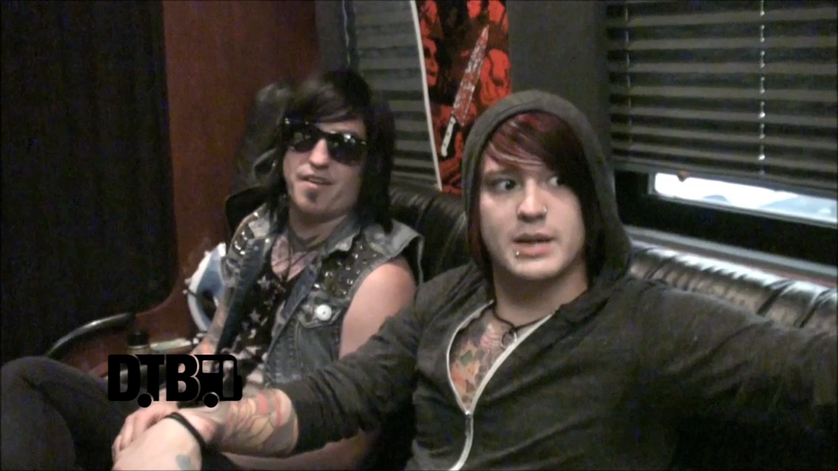 Escape The Fate TOUR TIPS [VIDEO] Digital Tour Bus