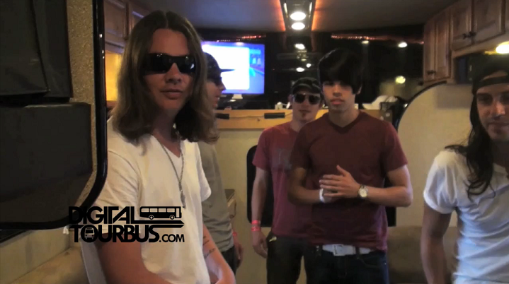 Red Jumpsuit Apparatus – BUS INVADERS Ep. 366