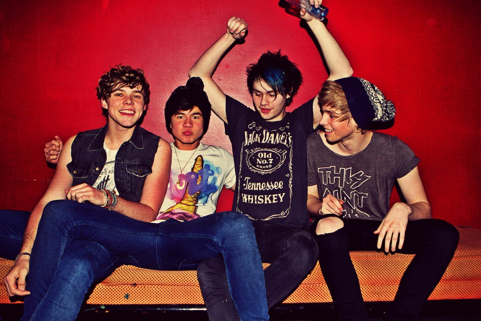 5 Seconds Of Summer Join One Direction “Where We Are Tour”