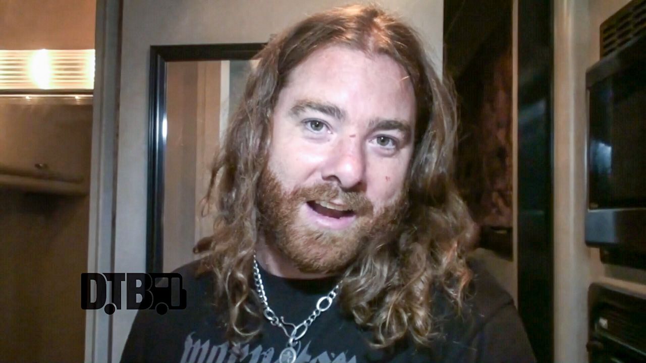 Royal Bliss – BUS INVADERS Ep. 947 [VIDEO]
