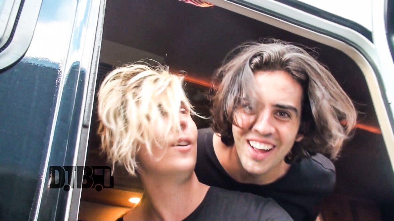 With Confidence – BUS INVADERS Ep. 1058 [VIDEO]