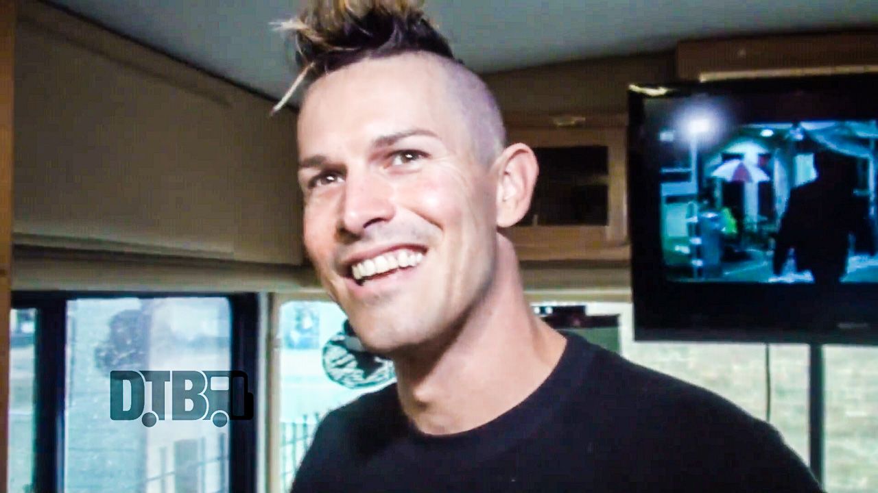 9ELECTRIC – BUS INVADERS Ep. 1108 [VIDEO]