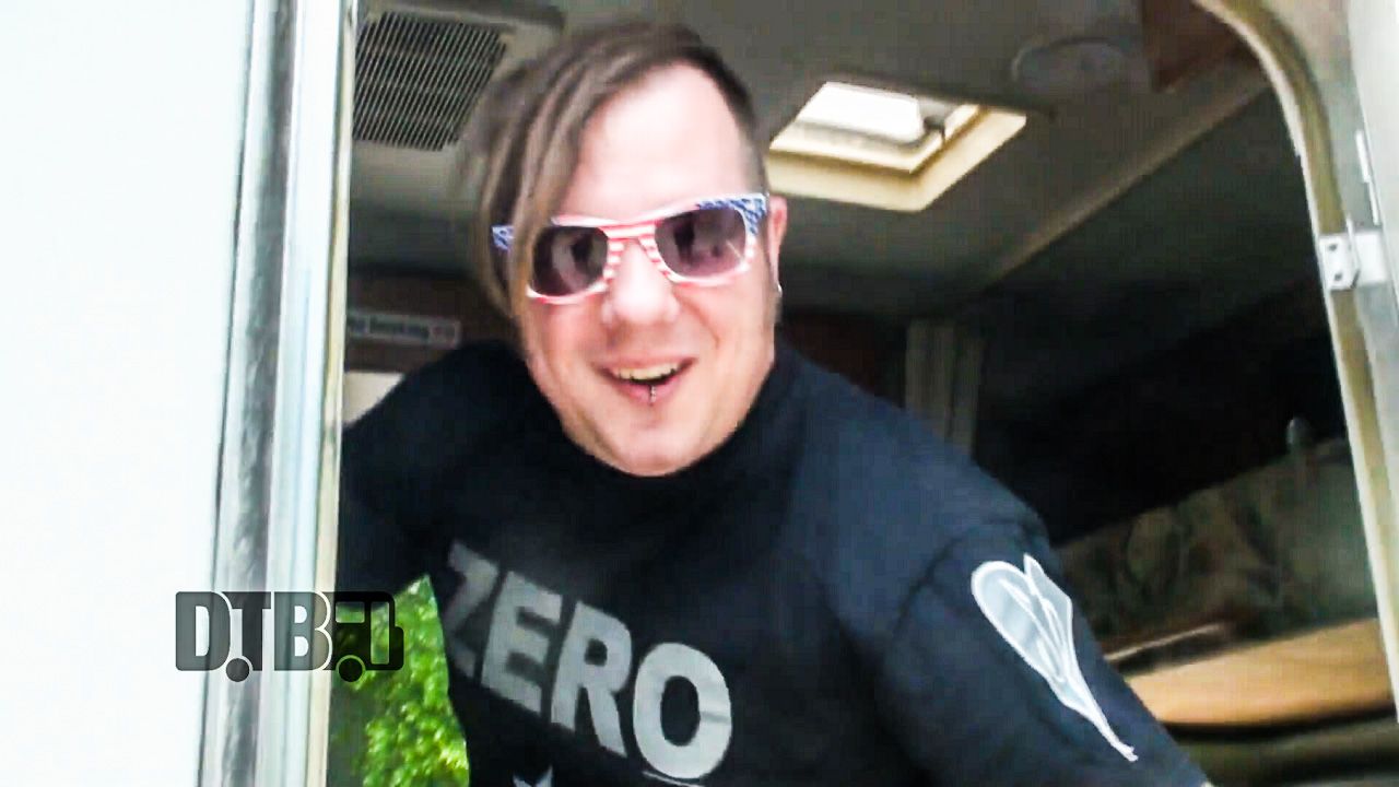 Along Came A Spider – BUS INVADERS Ep. 1122 [VIDEO]