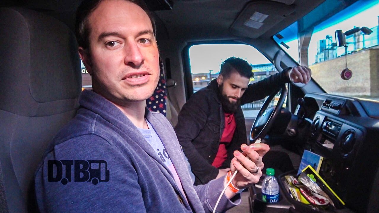 Mae – BUS INVADERS Ep. 1239 [VIDEO]