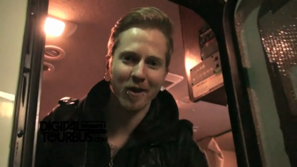 A Skylit Drive – BUS INVADERS Ep. 404