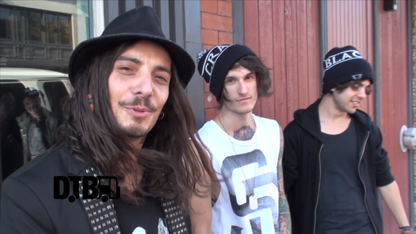 Upon This Dawning – CRAZY TOUR STORIES [VIDEO]