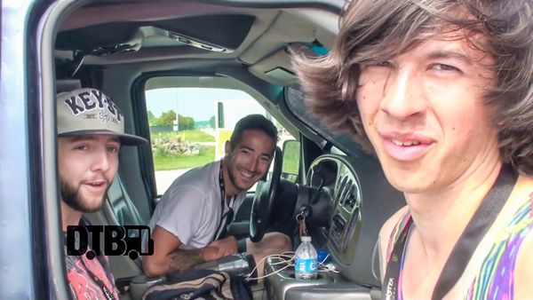Trophy Wives – BUS INVADERS Ep. 917 [VIDEO]