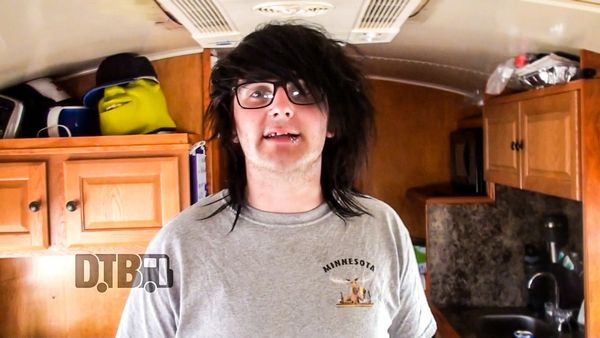 SayWeCanFly – BUS INVADERS Ep. 1086 [VIDEO]