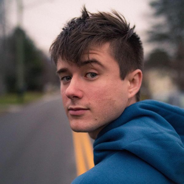 Alec Benjamin – CRAZY TOUR STORIES